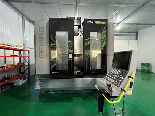 Five-axis machining center